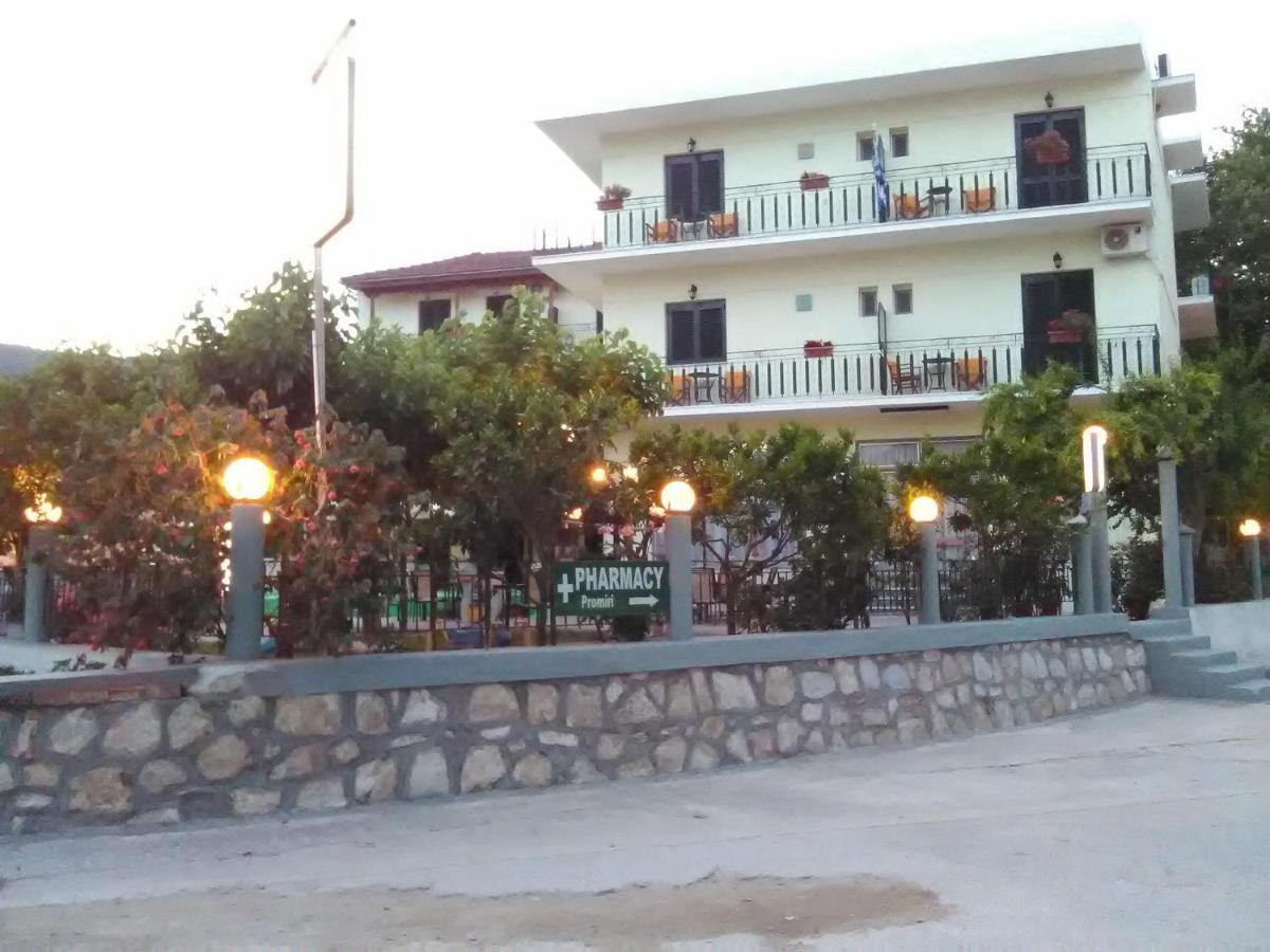 Des Roses Ξενοδοχείο με διαμερίσματα 2*